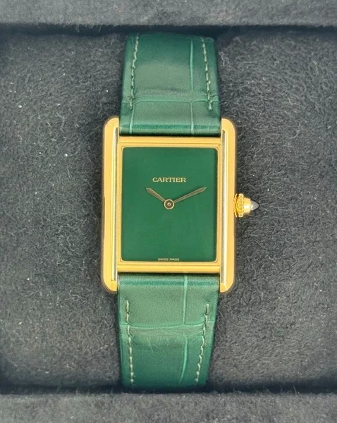 Montre cartier tank louis cartier verte 2023, grand modèle, boîtier en or 18 carats de 33,7 mm