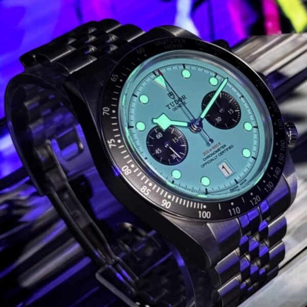 Montre Tudor Black Bay Chrono SE 79360N, cadran bleu flamant rose, 41 mm, acier, ensemble complet