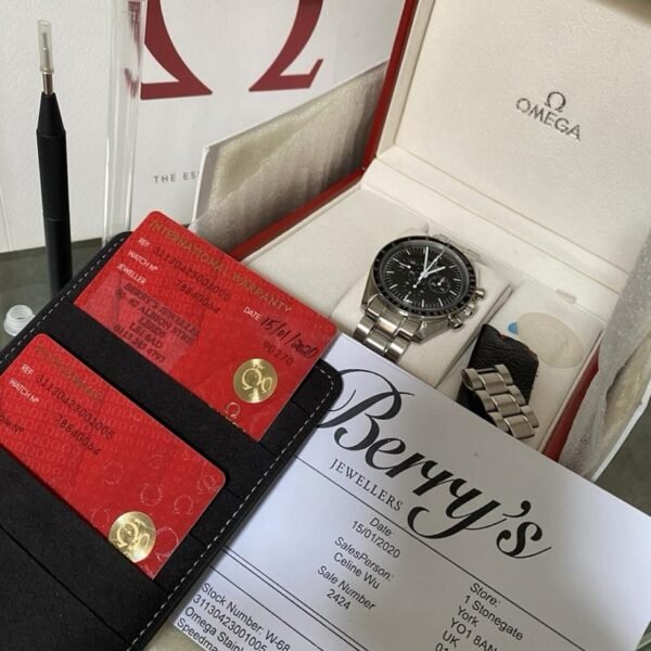 OMEGA SPEEDMASTER PROFESSIONAL MOON WATCH Calibre 1861 2020 CARTES ET LIVRE