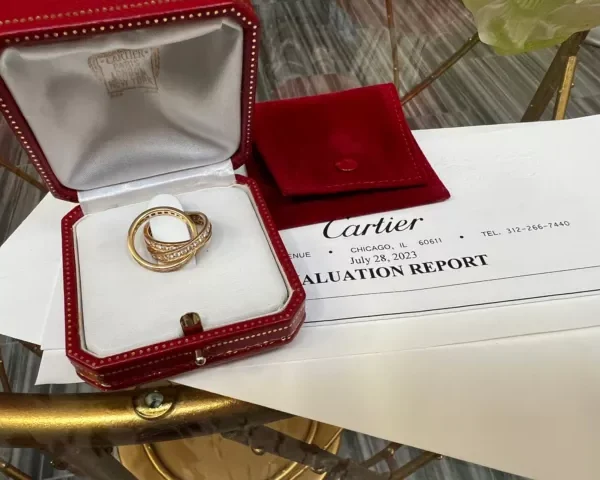 Bague authentique cartier en or trinity et diamants, taille 4 1/4, excellent état